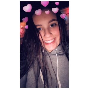 Meet your Posher, Alyse